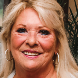 Photo of Suzanne Roy, obituary in Alma