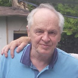 Photo of Yves Vallières, obituary in Val-des-Sources