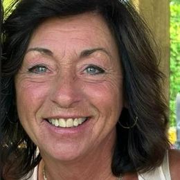 F7yEwzb2SCxH6HPEBMyudlJT5TU8bAVb5glmLZ7s