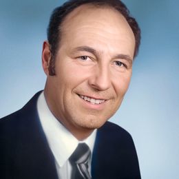 hQFBXTCkdMpsHcaQr555QvS5sKRSqjBw8W1TMT41