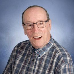 Photo of Roger Elliott, obituary in Saint-Boniface