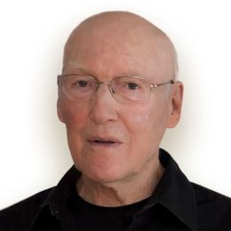 MdUtwfvs5Swn9Nk5dy95yx46PRtFHcW5scEv7brG