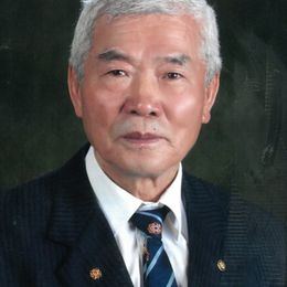 Photo of Chong Kook Park, obituary