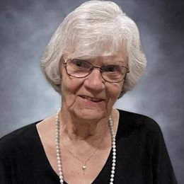 Photo of Carmelle Guay, obituary in Québec