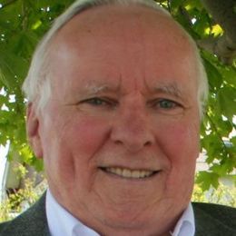 5mYaNg2qITWOcCzHuJWAE98FaHub6WoIsJRbWrKV