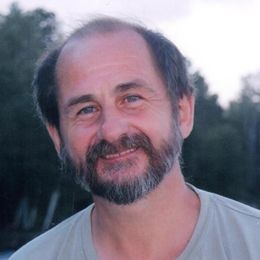 JaY98YO33U8d6gvGaM4Z7vM43ezYOpzlRlWdwG5a