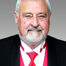 NFK9kq7aDsmKml3srJ8CnzJmCdFjeUDQaVJRquFB