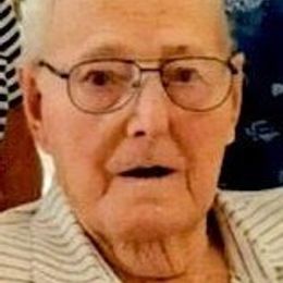 Photo of Gilbert Elmer Hackett, obituary