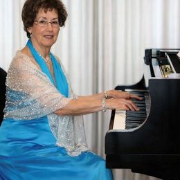 Photo of Denise Pelletier, obituary in Laval
