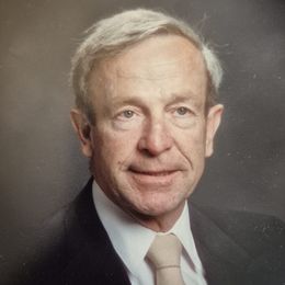 RVtjYv2ULyqNYKnwugxDYU66yqaiIriSTuCmix5O