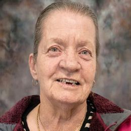 Photo of Ginette Siconnelly, obituary in Québec
