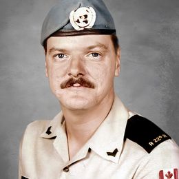 AQ00hgE1Zh8yLKpFoLD7Ym7jFsesIJeQWRibcPPF