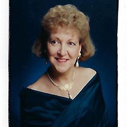 BnpjKTm6PgSU50onunoTE0iLsE8T38E8PjGORxr8