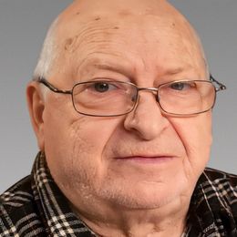 ppjE2DXESoEZfj8QR8lFdF1qmkBWYLjoUCKckeQs