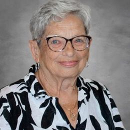 Photo of Léonnette Dufour, obituary in Québec