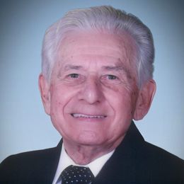 7griz667pNrwBhWrsRMqcStouFhvzQqWVFsi0xPh