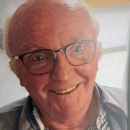 23Fv9cFNiaTp9oMRryhnhI3b0q3r93TdqZSOzw1e