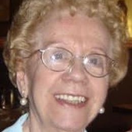 b4U0Tt9UG4LyXLucOuzNJDTa9DEwO9TJM2GU33rV