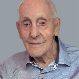 AMH8YDIw80wRGNzAmYUCOINKNBPayS5zi9PTxGLV