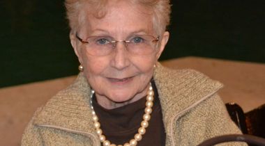 Angela L Lloreda