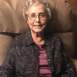 Photo of Nellie O Lincoln, obituary in Dunham