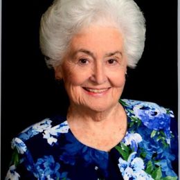 Photo of Martha Sue Lewis, obituary