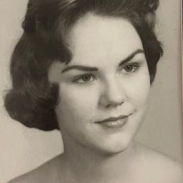 Photo of Sharlee Tassin Holbrook, obituary