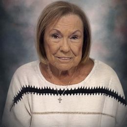Photo of Linda "Mimi" Sue Russell, obituary in Louiseville