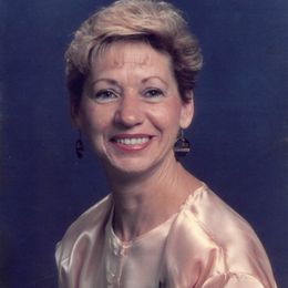 Photo of Mariette Robert (Ouimet), obituary in Montréal