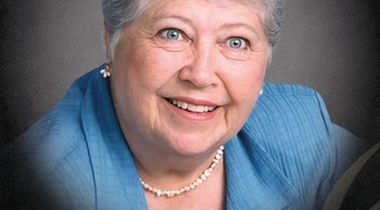 Mme Monique Felteau