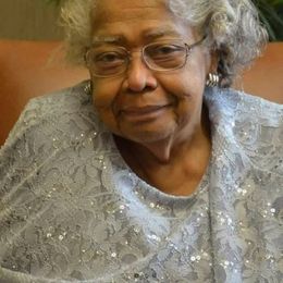 Photo de Helen Clarine Mathews, avis de décès