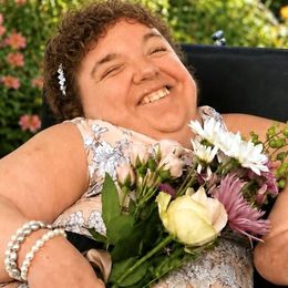 Photo of Heather "Hetty" Danielle Lindsay, obituary