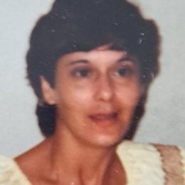 Photo of Annette L Paquette, obituary in Gatineau