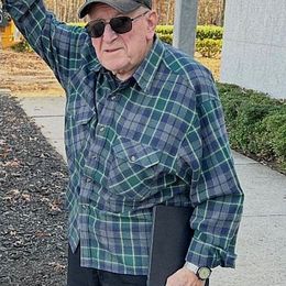 Photo de Ronald G. Hall, avis de décès à Windsor