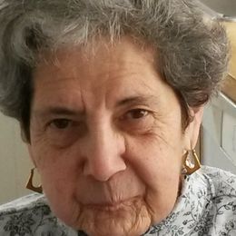 Photo de Louise Troyansky (née Camlot), avis de décès à Laval