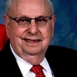 Photo of Farris (F. E.) Erwin Walker, obituary