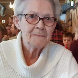 Photo of Marielle Dumaine, obituary in Québec