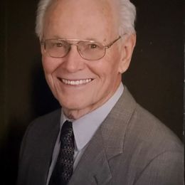 Photo of Reuben Clifton Neiswander, obituary