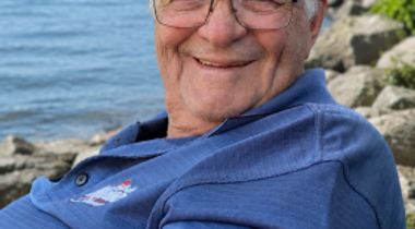 Robert "Bob" Daunais