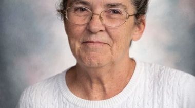 Theresa D Sanders