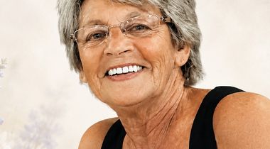 Mme Gaétane DOUCET