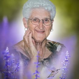 Photo of Sarah Lillian (Watt) MacKenzie, obituary in Shigawake