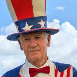 Photo of Dell Thomas Holmsley, obituary