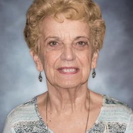 Photo of Monique Lachapelle Lamirande, obituary in East Angus