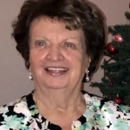 Photo of Yvonne Patricia Long, obituary