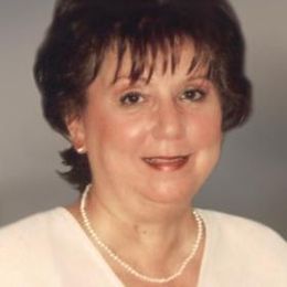 Photo of Lisette Gilbert, obituary