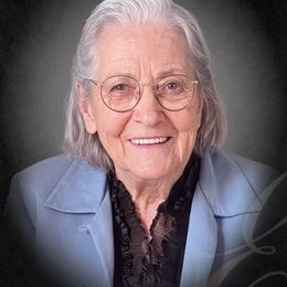 Photo of Mme Jeanne Laneuville, obituary in Sherbrooke