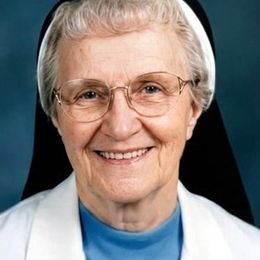 Photo of Sister Rose Ann Stillmock, obituary in Maria