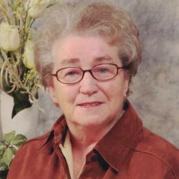 Photo of Marie Thérèse Michaud, obituary in Québec