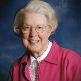 Photo of Loraine Cox, obituary